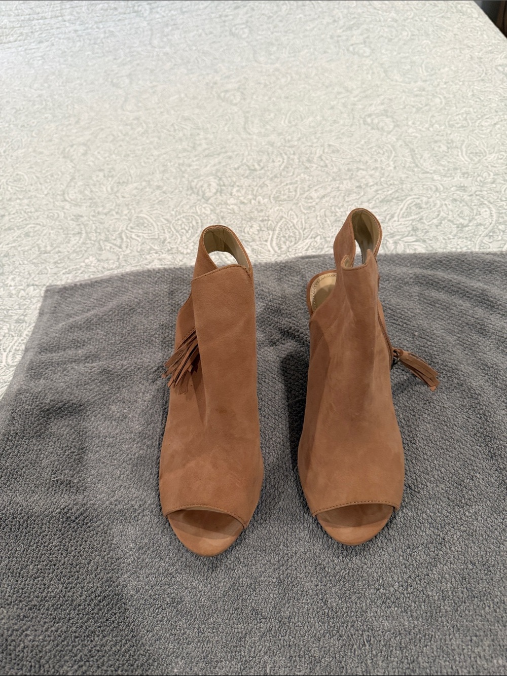 Adrienne Vittadini size 8. Tan Suede Peep-Toe Ankle Boots in with Tassel